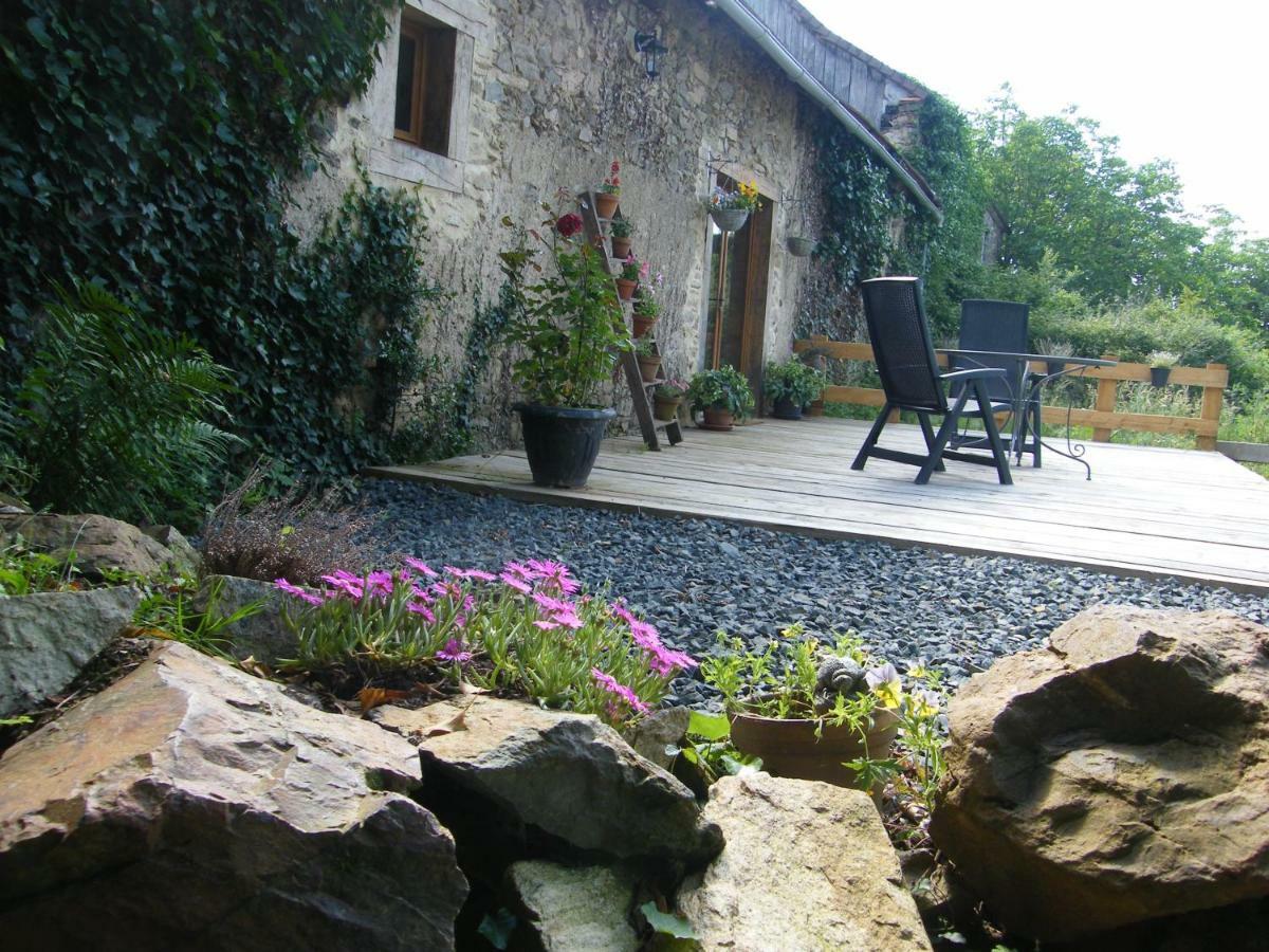 Pear Tree Gite Genis ภายนอก รูปภาพ